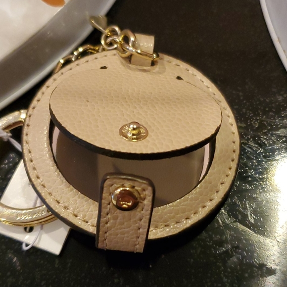 Kate spade mirror keychain my fave leather on my bag 🎒 - Picture 5 of 6